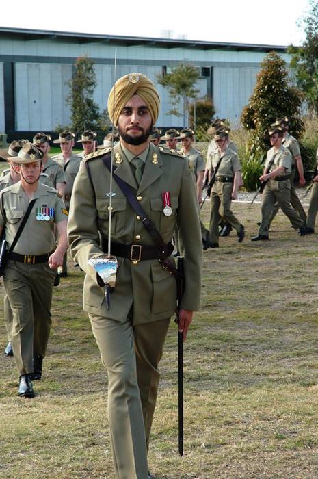 Sikh Commander In The Australian Army Trains Combat Engineers –