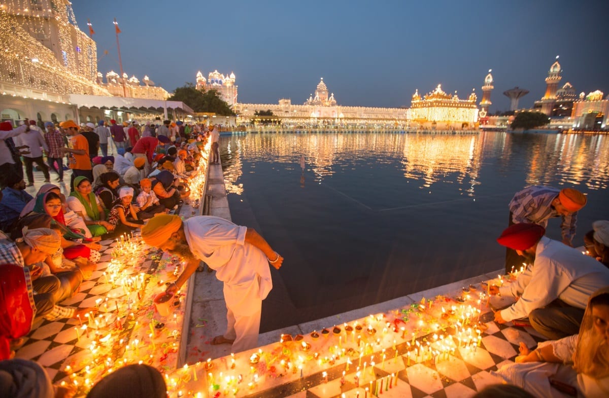 Reasons Why Does Sikh Celebrate Diwali Facts About Sikhs Diwali My