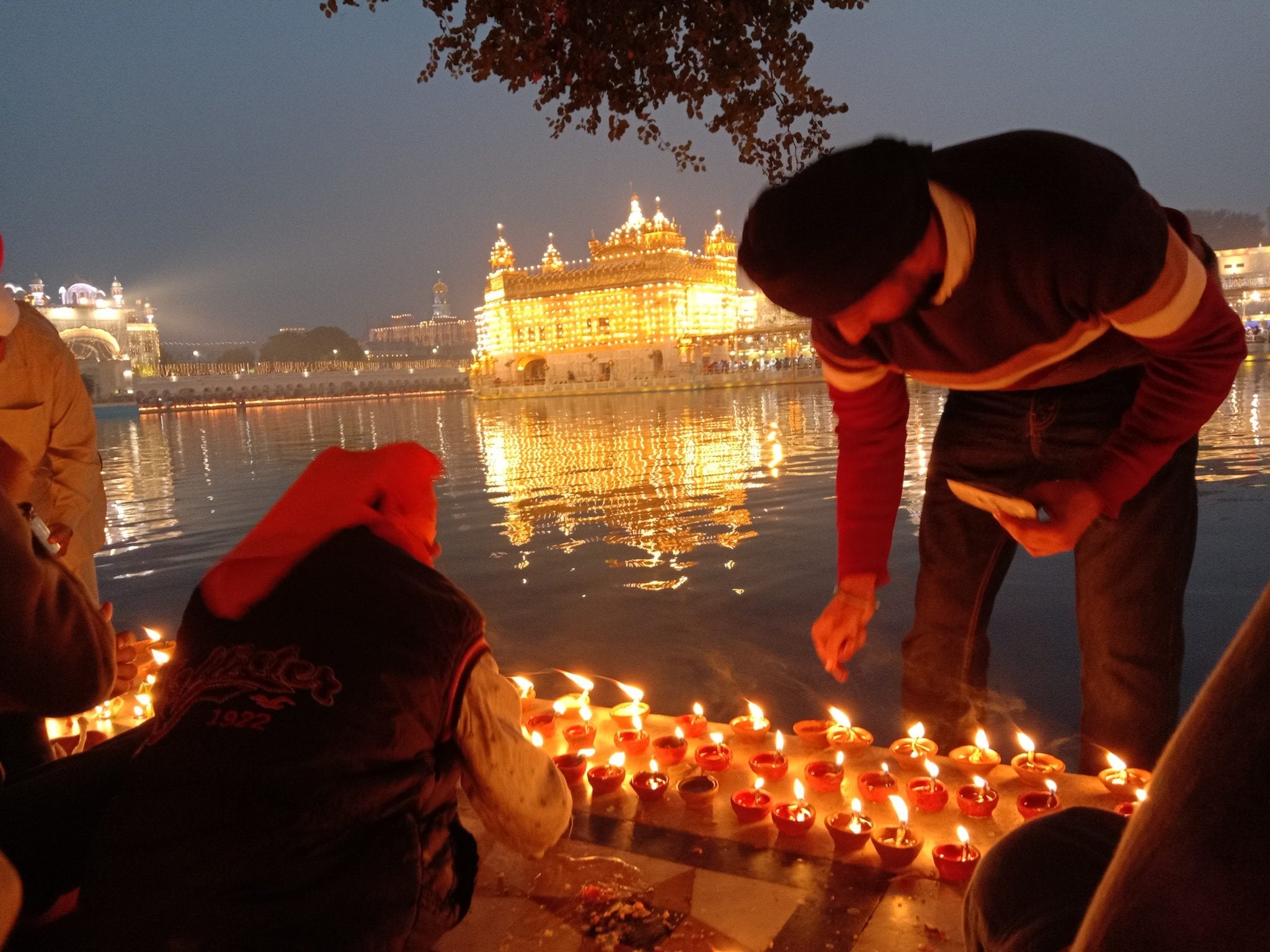 PICTORIAL: Bandi Chhor Diwas Celebrated at Harmandar Sahib with Panthik ...